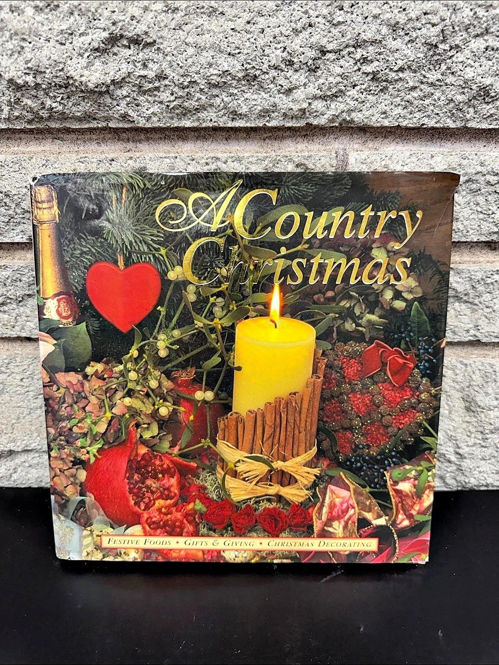 Lorenz Books A Country Christmas Holiday Decor Book Green Red Like New